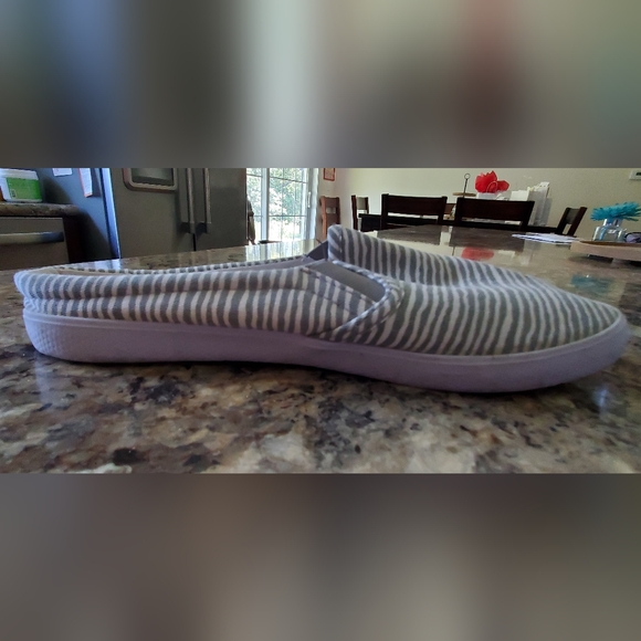 Rocket Dog Women's Slip On Shoes Size 8.5 - Picture 4 of 6